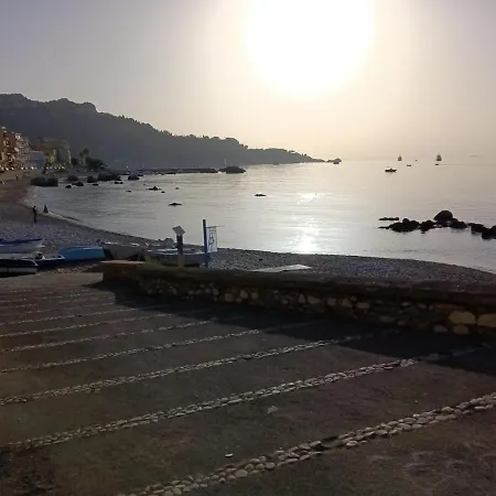 Bilocale Fronte Mare Apartment Giardini Naxos Exterior photo